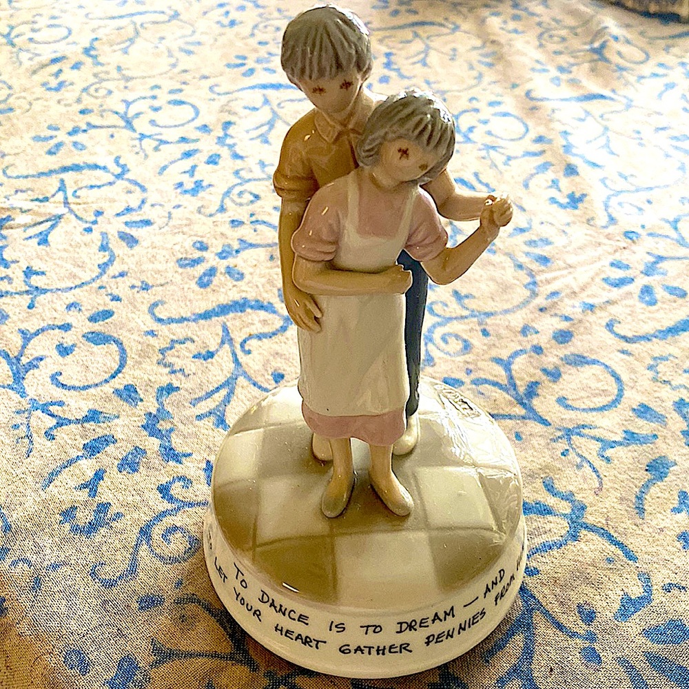 Vintage 1984 Flavia “The Dance Lesson” music box figurine.  Collector’s item. - Picture 2 of 12